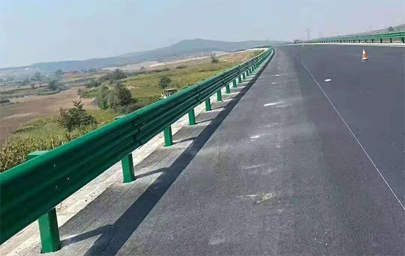 巴音郭楞高速路护栏