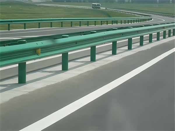 巴音郭楞波形梁护栏在高速公路的应用