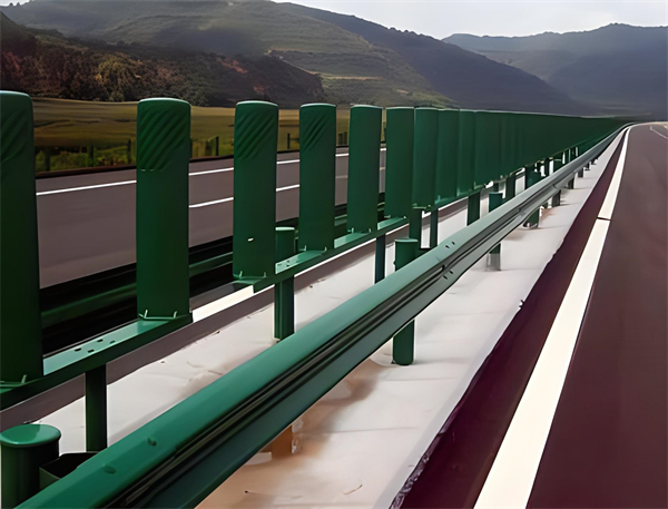 巴音郭楞三波护栏板在高速公路的应用